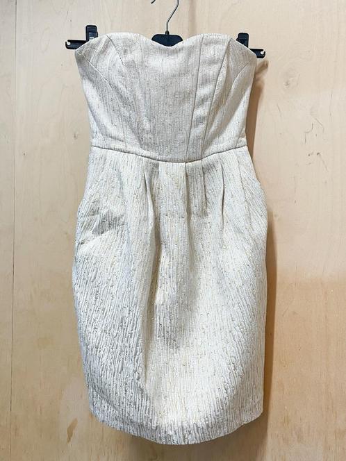 Mooi strapless jurk met creme wit en goud XXS 32, Kleding | Dames, Jurken, Zo goed als nieuw, Maat 34 (XS) of kleiner, Wit, Boven de knie