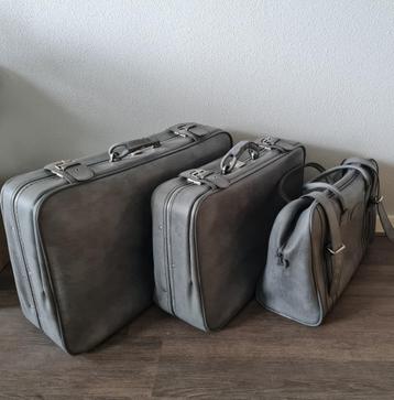 Set van 3 sterke vintage koffers .Samen voor 27,50 . izgs . beschikbaar voor biedingen