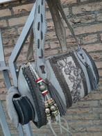 World Family   ibiza grijs leer handtas boho chique, Sieraden, Tassen en Uiterlijk, Tassen | Damestassen, Ophalen of Verzenden