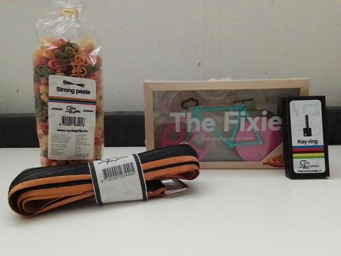 Fiets pakket,pizza roller,riem,pasta, Huis en Inrichting, Woonaccessoires | Overige, Nieuw, Verzenden