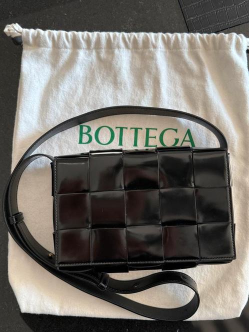 Bottega Veneta unisex cassette bag Origineel, Sieraden, Tassen en Uiterlijk, Tassen | Schoudertassen, Zo goed als nieuw, Ophalen of Verzenden