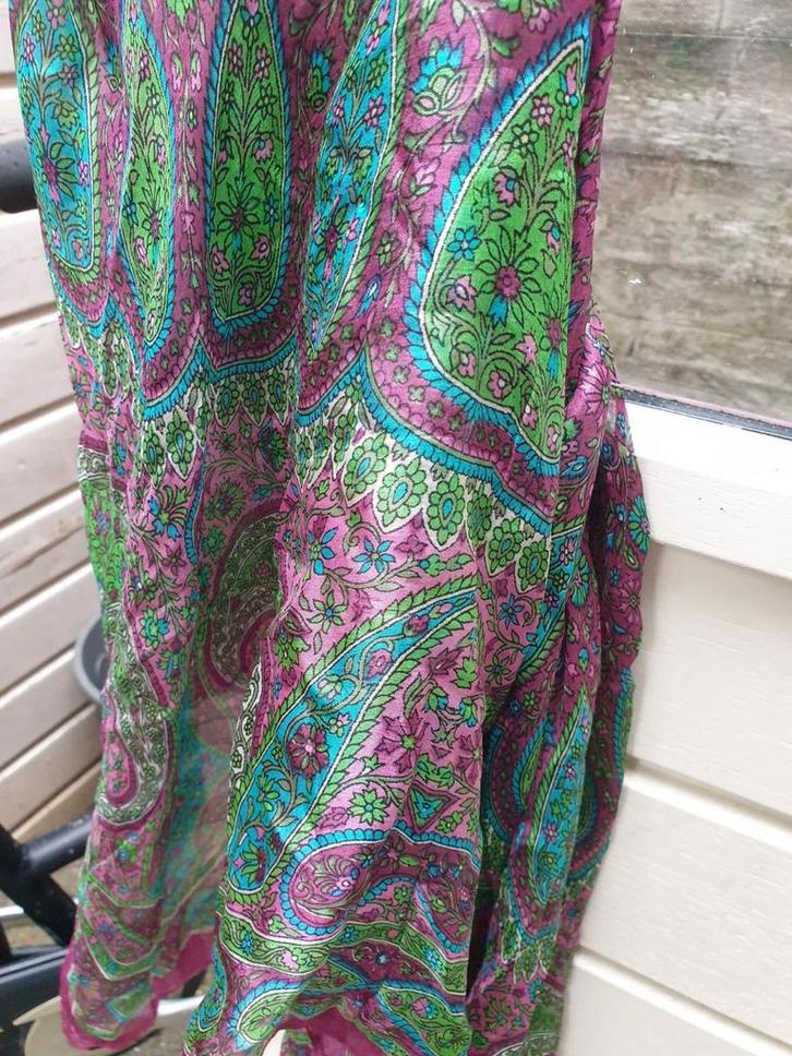 Echt Zijden Sjaal - Prachtige Kleuren!, Kleding | Dames, Hoeden en Petten, Zo goed als nieuw, One size fits all, Ophalen of Verzenden