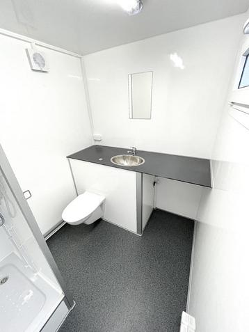 Nieuwe mobiele badkamer op aanhanger €10.500 Geremd PlugPlay beschikbaar voor biedingen
