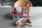 lego city brandweerkazerne 60004, Ophalen of Verzenden, Zo goed als nieuw, Complete set, Lego