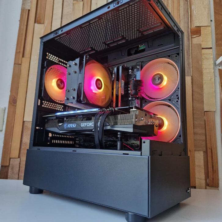 RX 9060 XT, Ryzen 7500F, 1TB | Fishtank Gaming PC, Computers en Software, Desktop Pc's, Nieuw, 4 Ghz of meer, SSD, 16 GB, Met videokaart