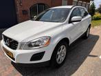 Volvo XC60 2.0T Kinetic apk t/m 03-07-2025, Auto's, Euro 5, 4 cilinders, Wit, Origineel Nederlands