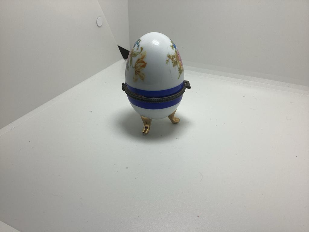 Porseleinen eierdoosje met bloemmotief, Ophalen of Verzenden