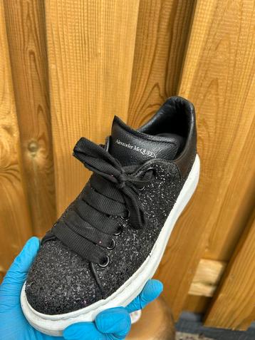 Alexander McQueen Sneakers - Zwart Glitter beschikbaar voor biedingen