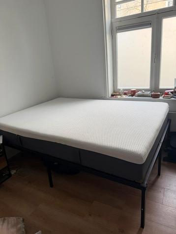 Bed frame 140x200 beschikbaar voor biedingen