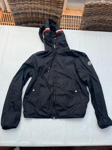 Moncler zomerjas beschikbaar voor biedingen