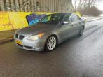 BMW 5-Serie 3.0 I 530 AUT 2004 Grijs, Auto's, Automaat, Achterwielaandrijving, Zwart, 2000 kg