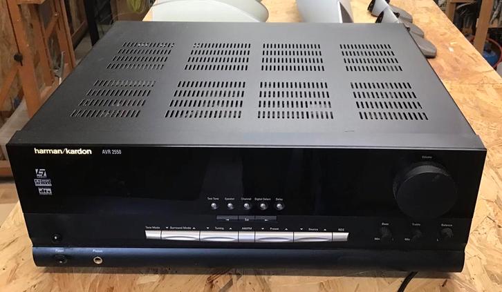 Harman / Kardon. AVR 2550, Muziek en Instrumenten, Versterkers | Keyboard, Monitor en PA, Zo goed als nieuw, Minder dan 500 watt