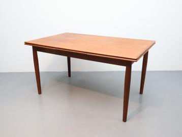 Deense vintage eettafel teak uitschuifbaar tot 2.40m beschikbaar voor biedingen