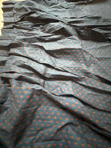 Twee lappen stof, 90x120 cm beschikbaar voor biedingen