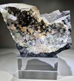 Prachtige geode, Kwarts met Hematiet vlokken... Goboboseb, Ophalen of Verzenden, Mineraal