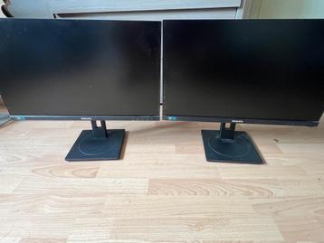 2x 24 inch phillips beeldschermen incl. Alle toebehoren beschikbaar voor biedingen