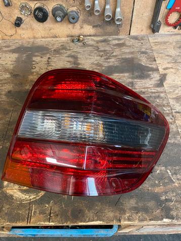 Mercedes ML w164 sport rechter achter licht beschikbaar voor biedingen