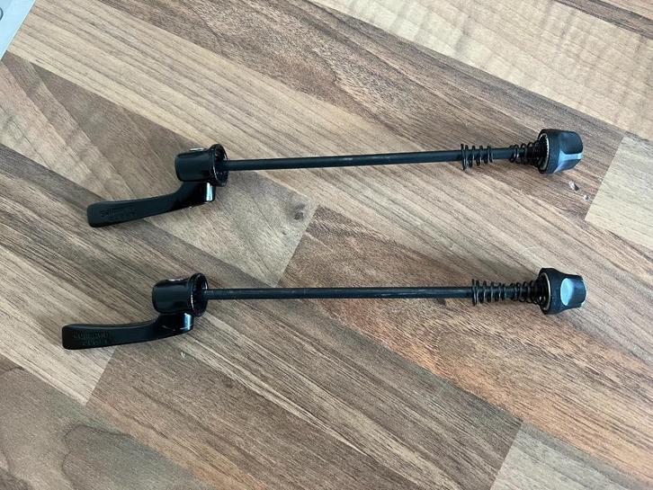 Shimano set snelspanners / quick release ---nieuw---, Fietsen en Brommers, Fietsaccessoires | Overige Fietsaccessoires, Nieuw