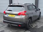 Peugeot 2008 1.2 PureTech Urban Cross, Voorwielaandrijving, Gebruikt, 1270 kg, Leder en Stof