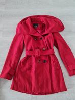 Rood Winterjas Merk Amisu Maat 36, Kleding | Dames, Jassen | Winter, Ophalen of Verzenden, Gedragen, Maat 36 (S), Rood