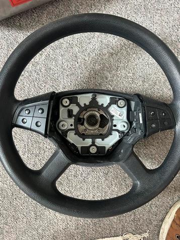 Mercedes w245 stuur met bediening beschikbaar voor biedingen