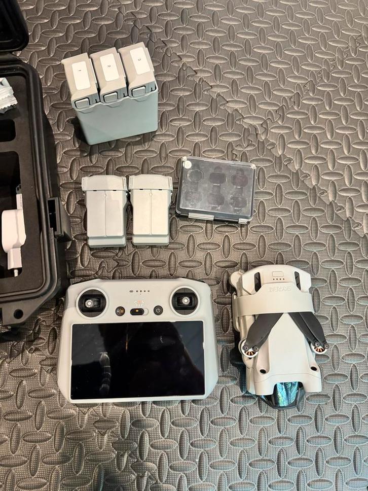 DJI Mini 3 Pro Fly more combo met 5 batterijen, Audio, Tv en Foto, Drones, Zo goed als nieuw, Drone met camera, Ophalen of Verzenden