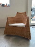 Rieten schommelstoel met wasbaar kussen, Huis en Inrichting, Stoelen, Ophalen, Gebruikt, Bruin, Riet of Rotan
