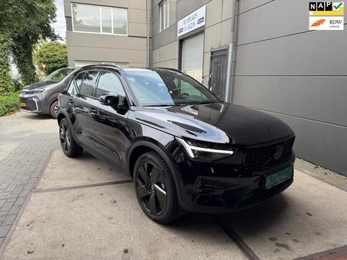Volvo XC40 2.0 B4 Plus Black Edition 2025 Min Schade, Auto diversen, Schadeauto's, Volvo, Benzine, SUV of Terreinwagen, Zwart