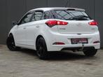 Hyundai i20 1.4i i-Motion * STOELVERW. * TREKHAAK !, Auto's, Euro 6, 4 cilinders, 1396 cc, Wit