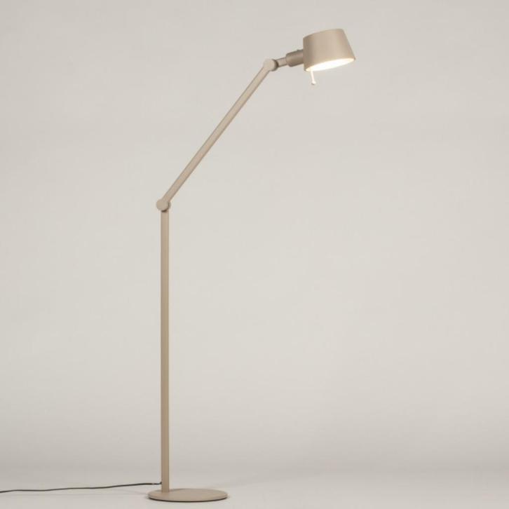vloerlamp beige hoekbank bank bureau tafel lamp of tafellamp, Huis en Inrichting, Lampen | Vloerlampen, Nieuw, 150 tot 200 cm