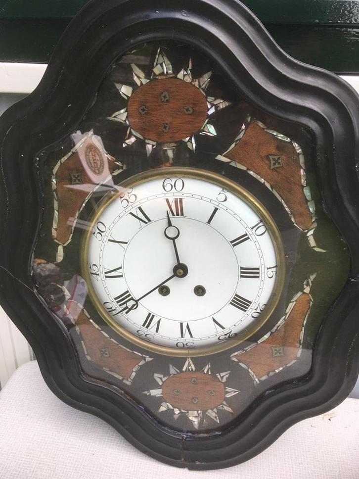 Antieke Franse Ossenog Klok Parelmoer, Antiek en Kunst, Antiek | Klokken, Ophalen of Verzenden