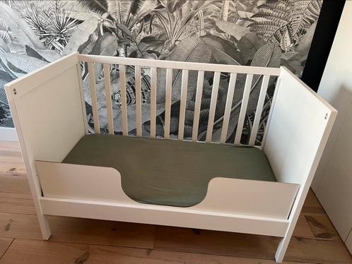 Ledikant ikea sundvik met HR koudschuim matras, Kinderen en Baby's, Babywiegjes en Ledikanten, Zo goed als nieuw, Ledikant, Ophalen