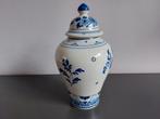 de porseleyne fles delft delfts blauw vaas dekselvaas, Antiek en Kunst, Antiek | Keramiek en Aardewerk, Ophalen of Verzenden