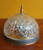 Vintage plafond lamp, geslepen bol glas, messing armatuur, Gebruikt, Vintage, Ophalen of Verzenden, Glas