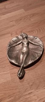 Jugendstill,  schaaltje met een vrouw op een blad, Antiek en Kunst, Ophalen of Verzenden