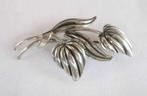 Teka, Thedodore Klotz. Art deco broche blaadjes (6592-2051), Ophalen, Zo goed als nieuw, Zilver, Zilver