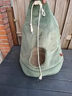 Designed by Lotte Vilar - Kattenhuis - Groen - 45x45x60 cm, Dieren en Toebehoren, Ophalen of Verzenden, Zo goed als nieuw