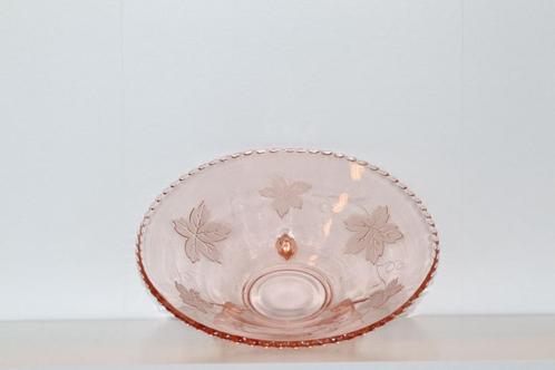 Twee vintage schalen roze persglas, Antiek en Kunst, Antiek | Schalen, Ophalen of Verzenden