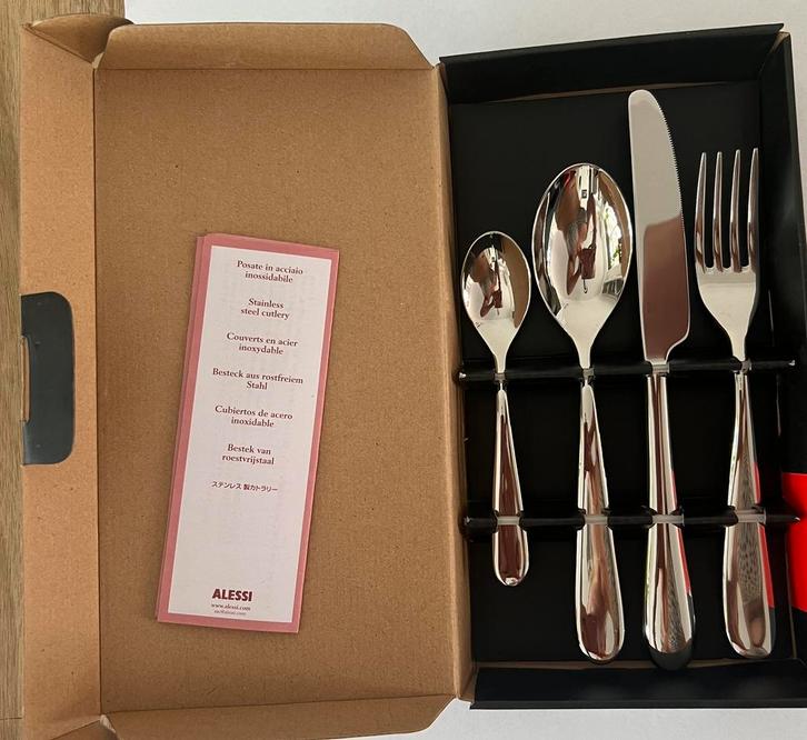 Nieuw 32-delig Alessi Nuovo Milano 6 pers., Huis en Inrichting, Keuken | Bestek, Nieuw, Bestekset, Rvs of Chroom, Vaatwasserbestendig