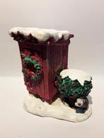 Lemax 64481 out house jaar 2006., Diversen, Kerst, Ophalen of Verzenden, Zo goed als nieuw