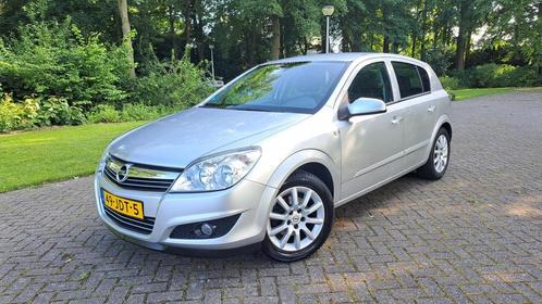 Opel Astra 1.6 Temptation CRUISE NAVI TREKHAAK PDC LM-VELGEN, Auto's, Opel, Bedrijf, Te koop, Astra, ABS, Airbags, Airconditioning