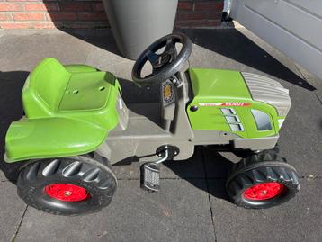 Fendt Traptractor met Aanhanger beschikbaar voor biedingen