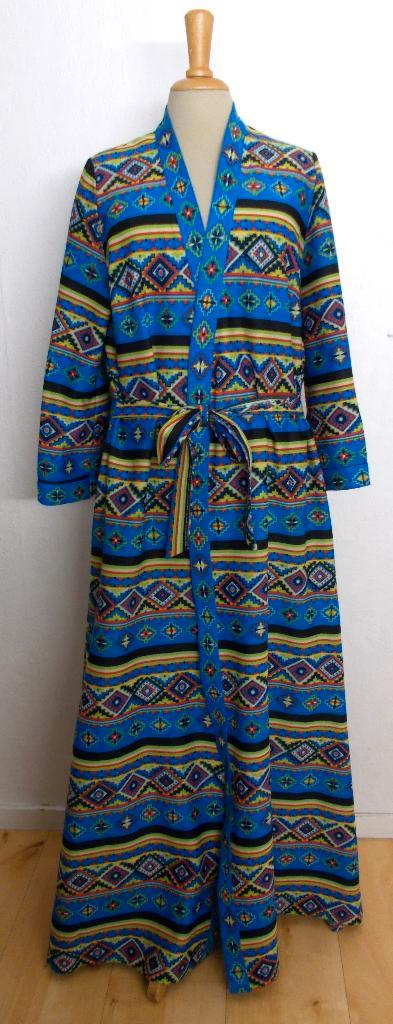 Aparte blauwe vintage print badjas! L, Kleding | Dames, Pyjama's, Zo goed als nieuw, Maat 42/44 (L), Verzenden