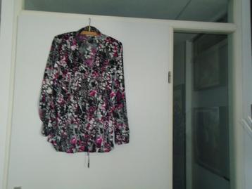 blouse mt 48 paars/wit/zwart ,lange mouwen beschikbaar voor biedingen