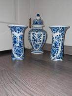 Delfts blauw kaststel 3-delig (beschadigd), Antiek en Kunst, Antiek | Vazen, Ophalen of Verzenden