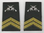 Set rang Korporaal 1e kl OLK (Opl Leidinggevend Korporaal), Ophalen of Verzenden, Landmacht, Nederland, Embleem of Badge