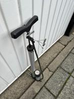 Pomp met drukmeter en adapters, Ophalen of Verzenden, Drukmeter, Gebruikt