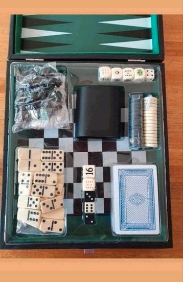 Spellendoosmet 6 spellen in mooi zwarte koffer beschikbaar voor biedingen
