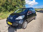 Peugeot 107 1.0-12V XS Urban Move Airco, Voorwielaandrijving, Gebruikt, 4 stoelen, Bedrijf
