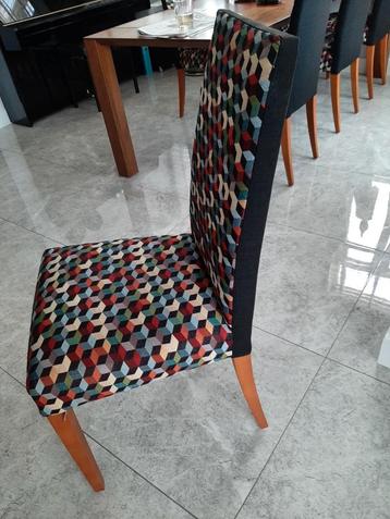 6 mooie moderne eettafel stoelen.              beschikbaar voor biedingen